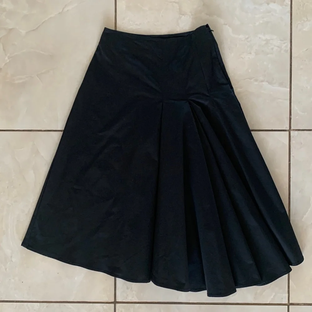 Black Elegant Fit and Flare Skirt - Picture 2 of 7